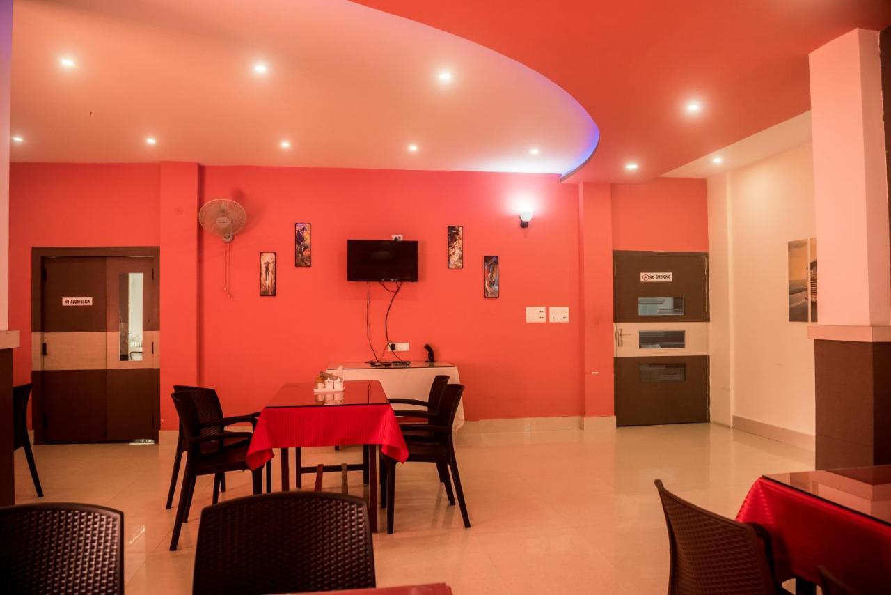 דיברוגר Hotel Aatreyee מראה חיצוני תמונה
